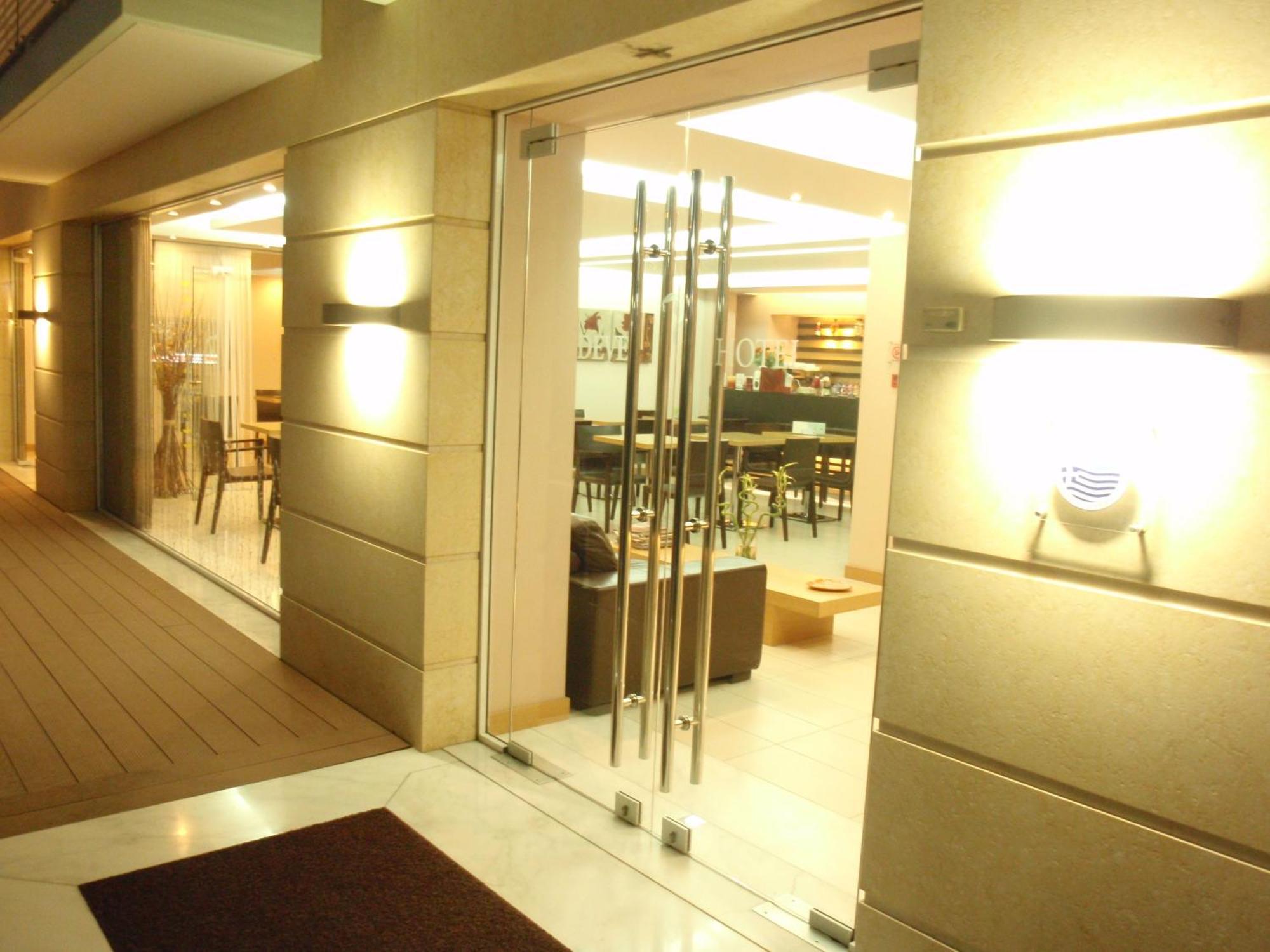 Deves Hotel Нафплион Экстерьер фото