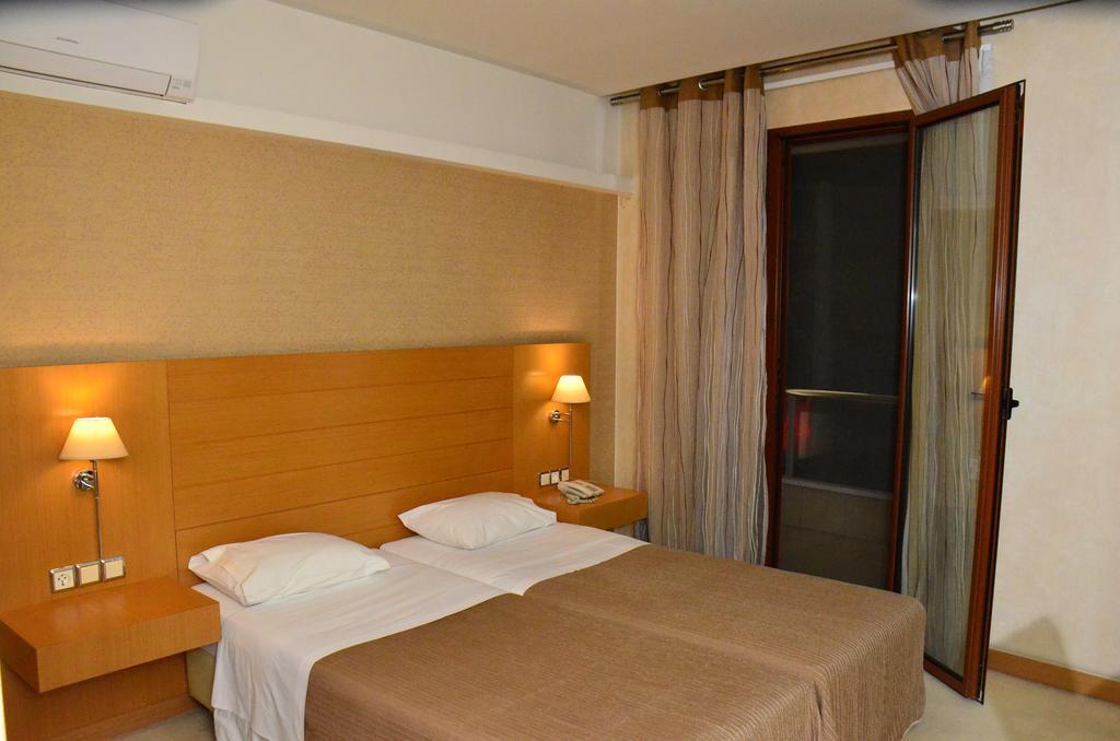 Deves Hotel Нафплион Экстерьер фото