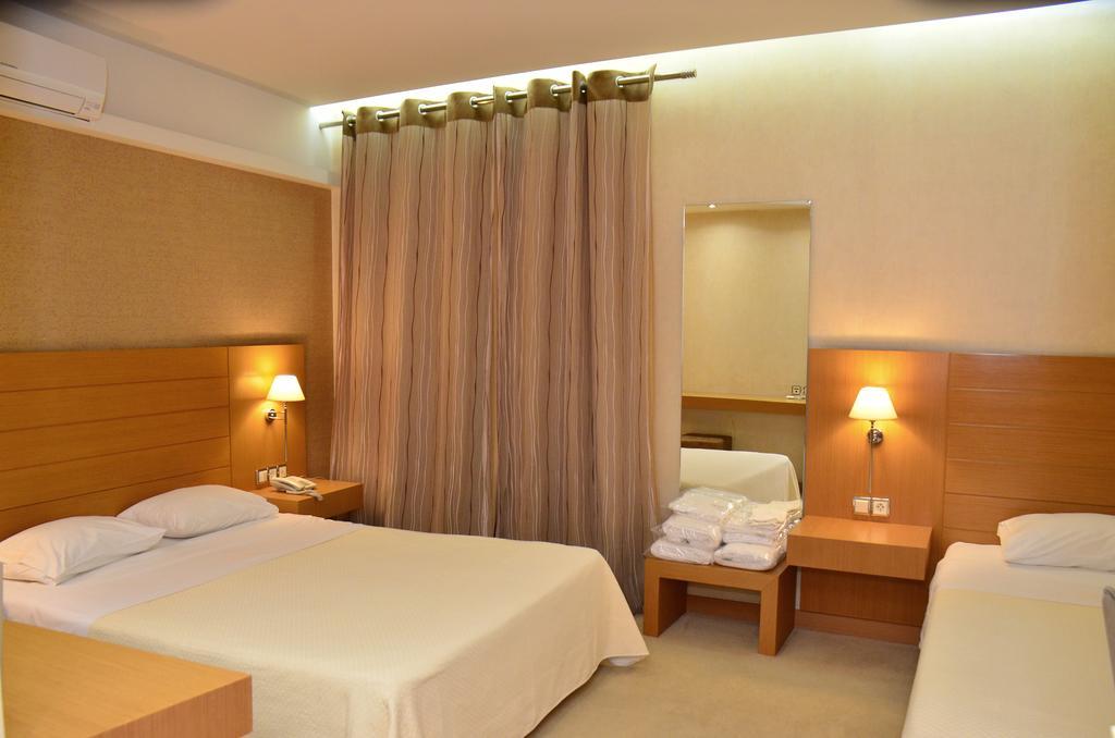 Deves Hotel Нафплион Экстерьер фото